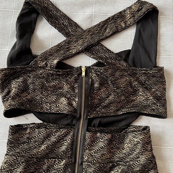 Cut out gold and black dress - Picture 2 of 3